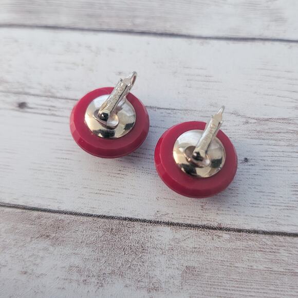 Vintage Dalshem Clip On Earrings Red Faceted Circle 7/8" - Picture 5 of 6